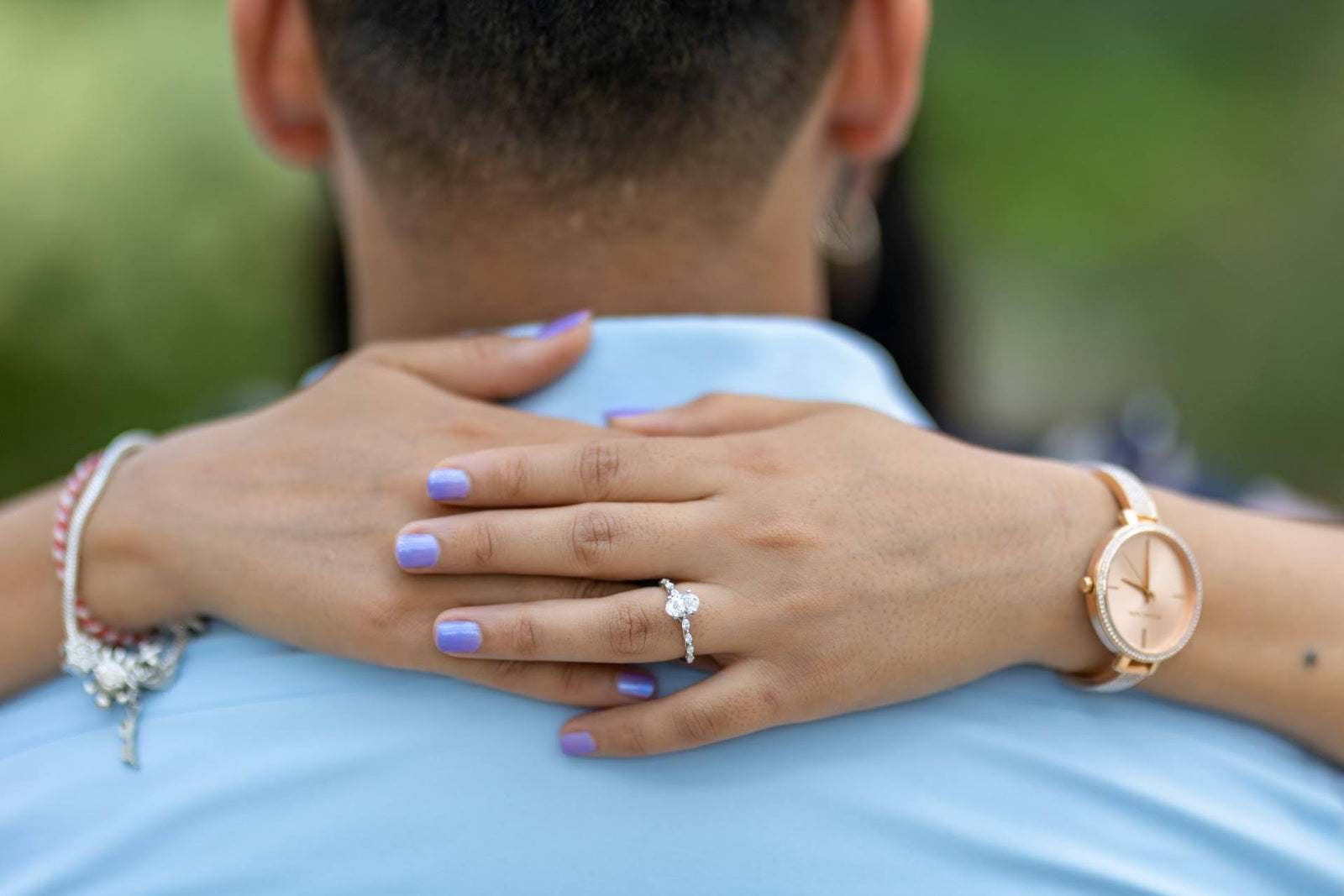 Engagement Photo Gift Ideas: Meaningful Keepsakes for Couples